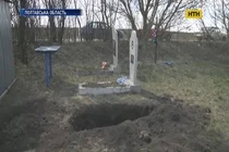 Bị hàng xóm chôn sống, người phụ nữ thoát chết kỳ diệu