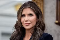 Nữ Bộ trưởng Mỹ bị trộm túi xách khi ăn tối ở nhà hàng