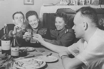 Loạt khoảnh khắc cực hiếm hé lộ cuộc sống ở Liên Xô năm 1945