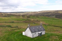 Khám phá gây sốc về ngôi nhà tiền tỷ biệt lập giữa cao nguyên