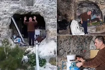 Mất nhà do động đất người đàn ông chuyển vào sống trong hang