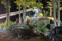 Giải cứu bé trai 11 tuổi kẹt giữa hai tảng đá suốt 9 tiếng