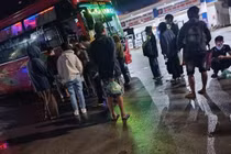 Phát hiện 72 người bị "nhồi nhét" trong xe khách giường nằm 43 chỗ 