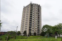 Bé trai 5 tuổi rơi từ tầng 15 chung cư xuống tử vong