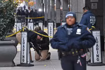 Hiện trường vụ CEO UnitedHealthcare bị bắn chết ngoài khách sạn