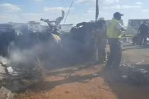 Xe bồn chở xăng đâm xe buýt, gần 60 người thương vong