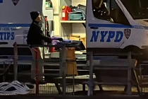 Hãi hùng phát hiện vali chứa thi thể người trên sông