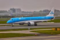 Rơi vào động cơ máy bay, một người thiệt mạng