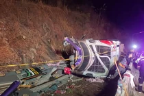 Tai nạn xe buýt thảm khốc ở Thái Lan, 50 người thương vong