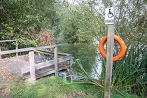 Phát hiện thi thể bé 2 tuổi nổi trên mặt nước ở ao làng