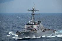 Lực lượng Houthi phóng tên lửa vào tàu chiến Mỹ ở Biển Đỏ