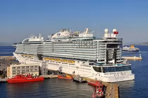 Hé lộ sự thật bất ngờ trong du thuyền trị giá 1 tỷ đô 