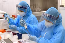 Ngày 17/4: Ca COVID-19 mới tăng lên 1.031, cao nhất trong gần 6 tháng qua