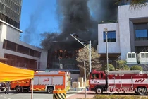 Hiện trường vụ cháy khách sạn đang xây dựng, hàng chục người thương vong