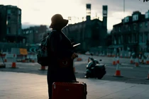 Bạn trai không chở đến sân bay, cô gái khởi kiện và cái kết