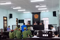 Nguyên cán bộ quản giáo dùng nhục hình với phạm nhân lĩnh 2 năm tù