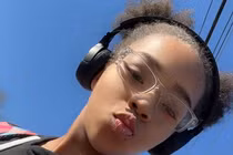 Lục túi tìm chìa khóa, mẹ vô tình hại chết con gái vì...