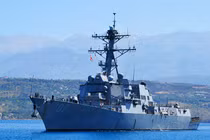 Lực lượng Houthi liên tục tấn công tàu chiến Mỹ