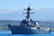 Lực lượng Houthi liên tục tấn công tàu chiến Mỹ