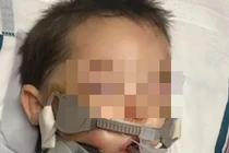 Bé trai 2 tuổi tử vong vì cha dượng ném xuống hồ bơi