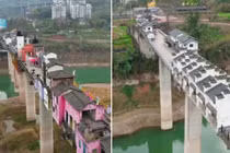 Cận cảnh thị trấn đặc biệt tọa lạc trên một cây cầu