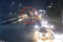 Đi theo Google Maps, tài xế lao xe khỏi cây cầu đang xây dở