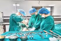 Biến dạng cẳng tay vì bó thuốc nam và loạt hậu quả đáng sợ