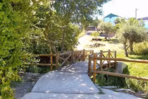 Cận cảnh cây cầu xuyên quốc gia ngắn nhất thế giới