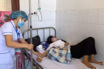 Loạt vụ ngộ độc sau khi ăn bánh mì gây xôn xao