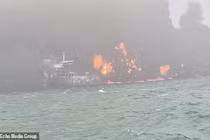 Toàn cảnh vụ tàu hàng đâm tàu chở dầu, cháy ngùn ngụt trên biển