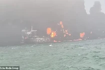 Toàn cảnh vụ tàu hàng đâm tàu chở dầu, cháy ngùn ngụt trên biển