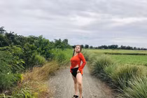 Lê Giang gây tranh cãi vì cách ăn mặc không phù hợp với tuổi