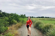 Lê Giang gây tranh cãi vì cách ăn mặc không phù hợp với tuổi