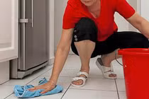 Người đàn ông vờ là phụ nữ để làm giúp việc