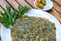 Cho rau này khi rán trứng, tăng gấp đôi giá trị dinh dưỡng