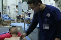 Nam thanh niên tím tái toàn thân khi uống rượu ngâm hạt cau khô