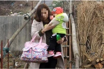 Chồng phản đối chuyện biếu tiền Tết nhà ngoại khiến vợ phát điên