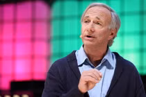 Tiết lộ sốc về vị tỷ phú thích nghe “chỉ trích”