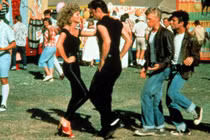 Trang phục bị hỏng khóa trong phim được trả giá hơn 400.000 USD