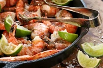 Trẻ đột quỵ bởi thói quen xấu khi nấu nướng của mẹ