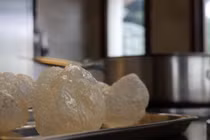 'Không khí chiên giòn' giá cả triệu đồng, nhà giàu cũng khó mua