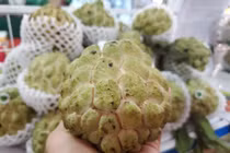 Na khổng lồ đổ bộ Hà Nội, 200.000 đồng/quả vẫn cố mua nếm thử