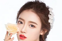 Phụ nữ có 1 nét "phúc tướng trời sinh" là cả đời "nở hoa"