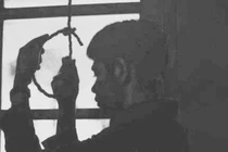 Công an xã chết bất thường bên bờ ao