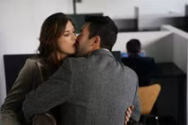 Những ngành nghề có nguy cơ cao khiến chị em dễ sa chân ngoại tình