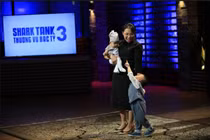 Dẫn con đi gọi đầu tư, “mẹ bỉm sữa” khiến “cá mập” tranh nhau xuống tiền