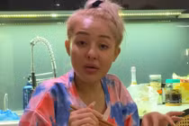 Chia sẻ chuyện đánh ghen, Ngân 98 được khuyên nên chia tay