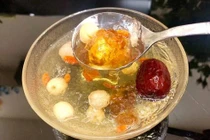 Hạt nhựa đào giá "cắt cổ" vẫn hút chị em thi nhau mua về dưỡng da