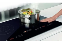 6 sai lầm sử dụng bếp điện khi nấu ăn khiến tiền điện tăng vù vù