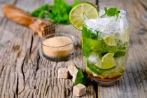 Cảnh báo uống nước chanh kiểu này "nhập viện" trong tích tắc